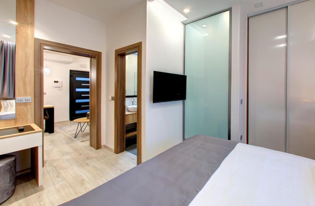 Royal Apartments โมสตาร์ ภายนอก รูปภาพ