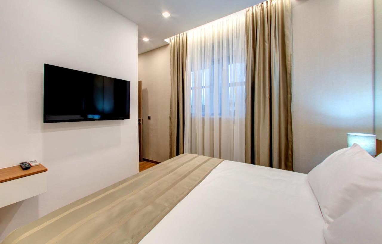 Royal Apartments โมสตาร์ ภายนอก รูปภาพ