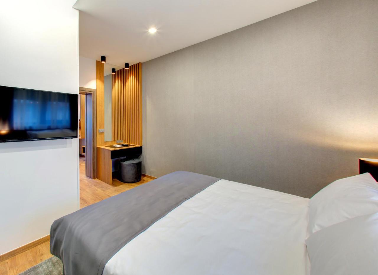 Royal Apartments โมสตาร์ ภายนอก รูปภาพ